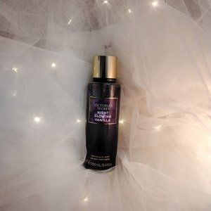 VICTORIA'S SECRET  8.4 oz NIGHT GLOWING VANILLA